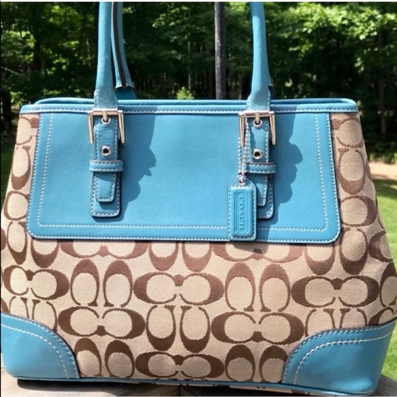 COACH Limited Edition Large Tote w/Expanding Sides - Picture 4 of 7
